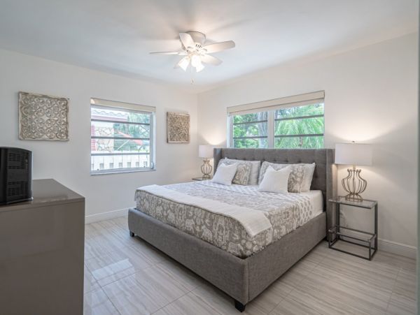 Hollywood Home 965861