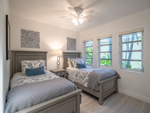 Hollywood Home 965861
