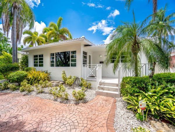 Hollywood Home 965861