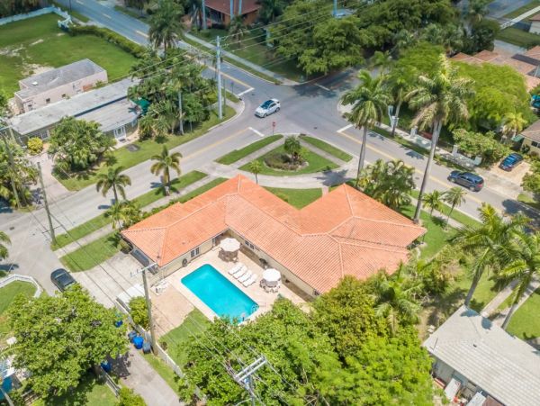 Hollywood Home 965862