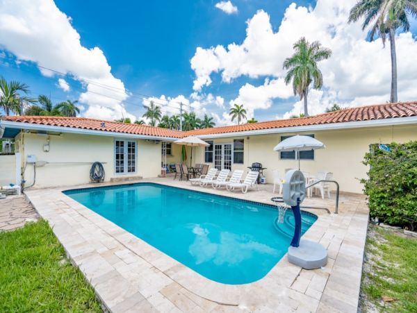 Hollywood Home 965862