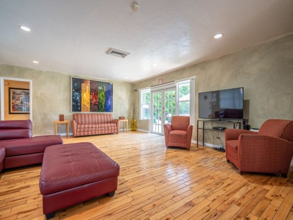 Hollywood Home 965862