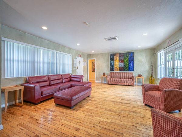 Hollywood Home 965862
