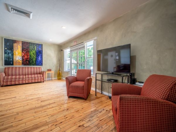 Hollywood Home 965862