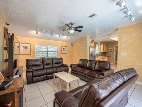 Hollywood Home 965862