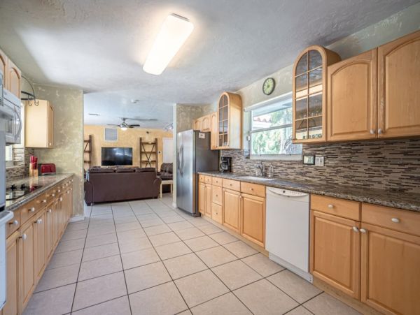 Hollywood Home 965862