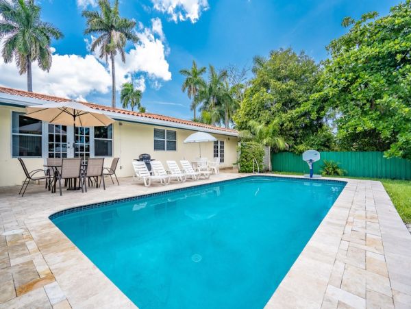 Hollywood Home 965862