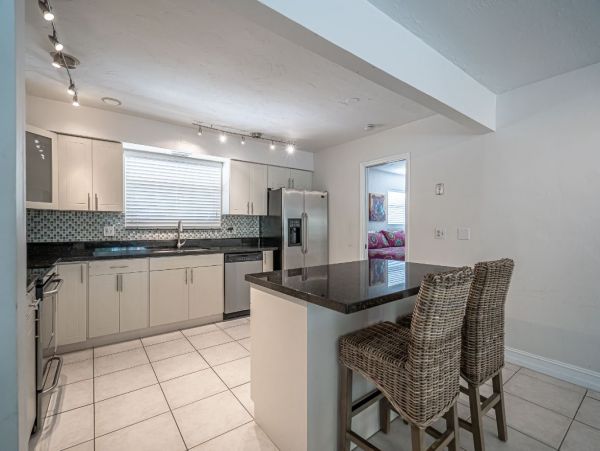 4 Bedroom Vacation Pool Home in Hollywood Sleeps 10