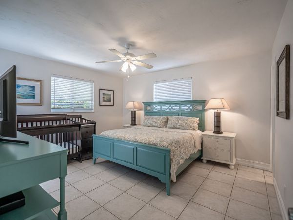 4 Bedroom Vacation Pool Home in Hollywood Sleeps 10