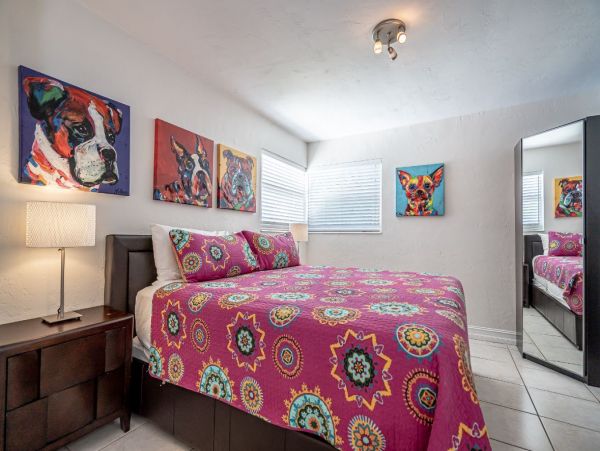 4 Bedroom Vacation Pool Home in Hollywood Sleeps 10