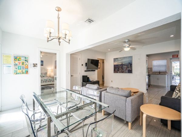 Hollywood Home 965864