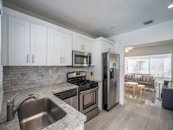 Hollywood Home 965864