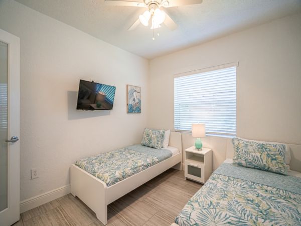 Hollywood Home 965864