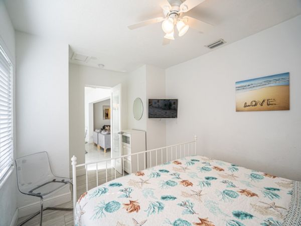 Hollywood Home 965865