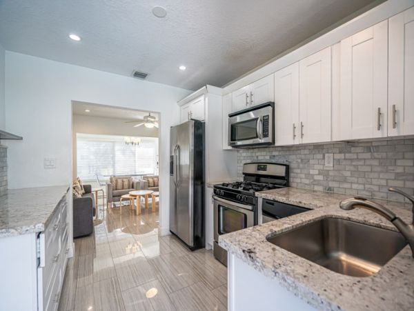 Hollywood Home 965866