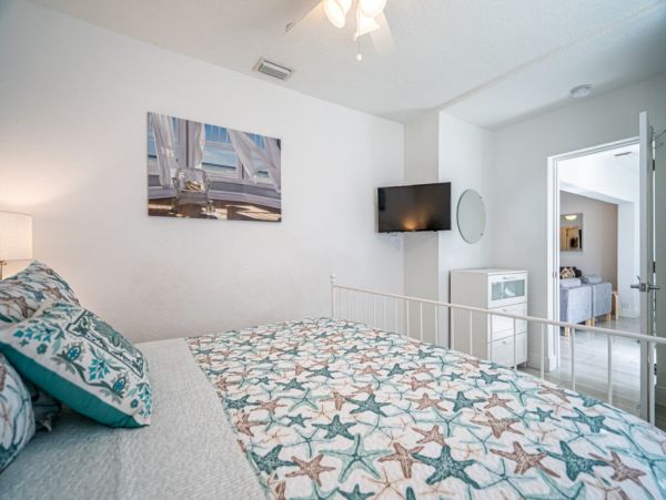 Hollywood Home 965866