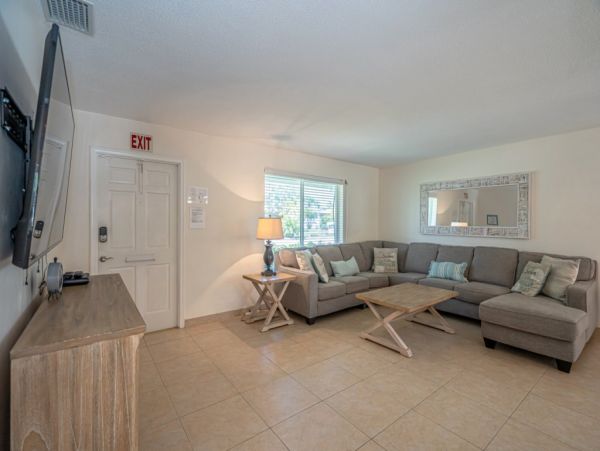 Hollywood Home 965867
