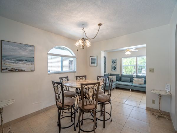 Hollywood Home 965867