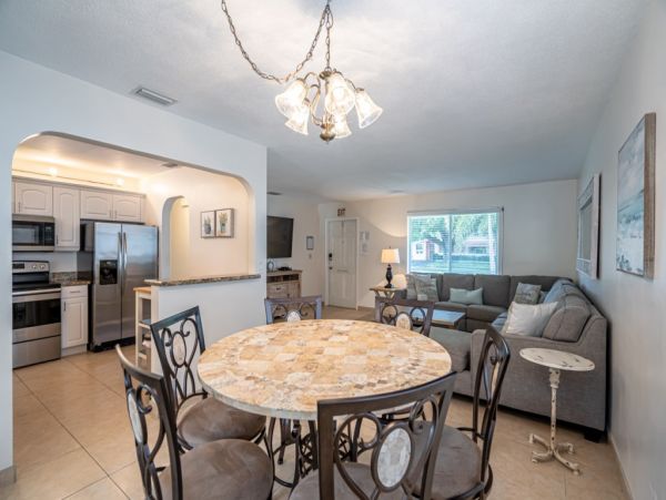 Hollywood Home 965867