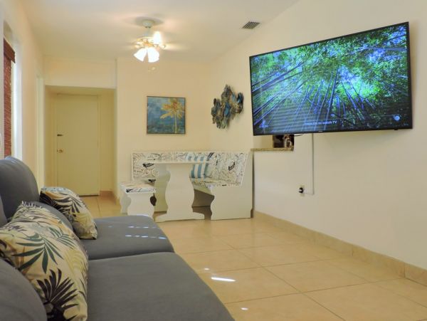 Hollywood Home 965867