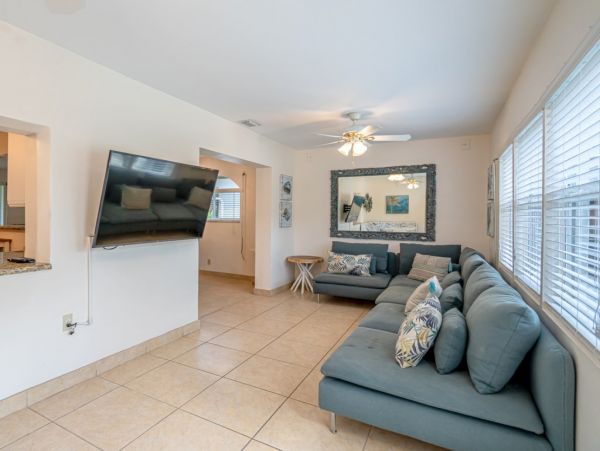 Hollywood Home 965867