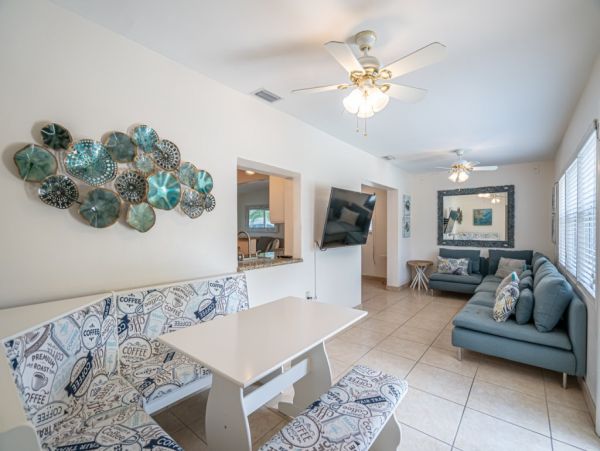 Hollywood Home 965867