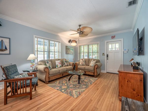 Hollywood Home 965869
