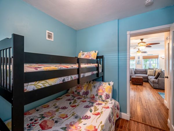 Hollywood Home 965869