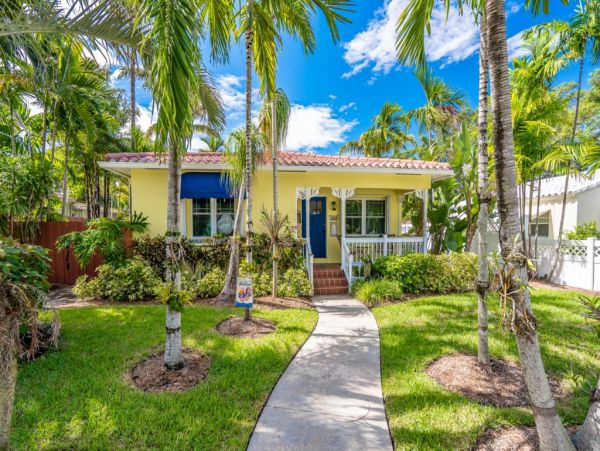 Hollywood Home 965869