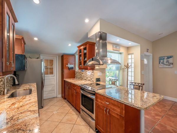 Hollywood Home 965870