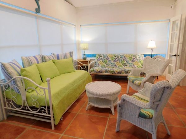 Hollywood Home 965870