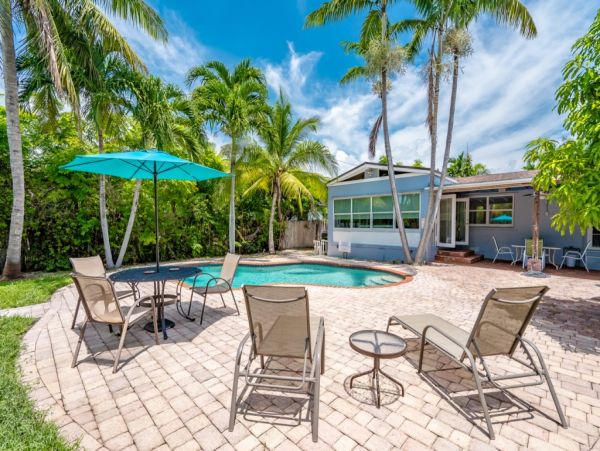 Hollywood Home 965870