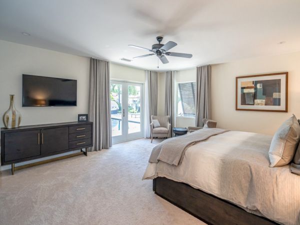 Hollywood Home 965872