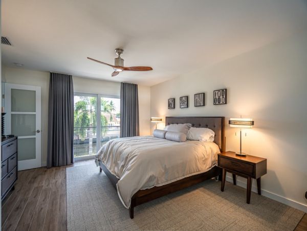 Hollywood Home 965872
