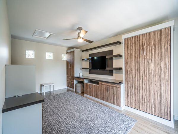Hollywood Home 965872