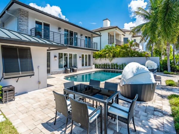 Hollywood Home 965872