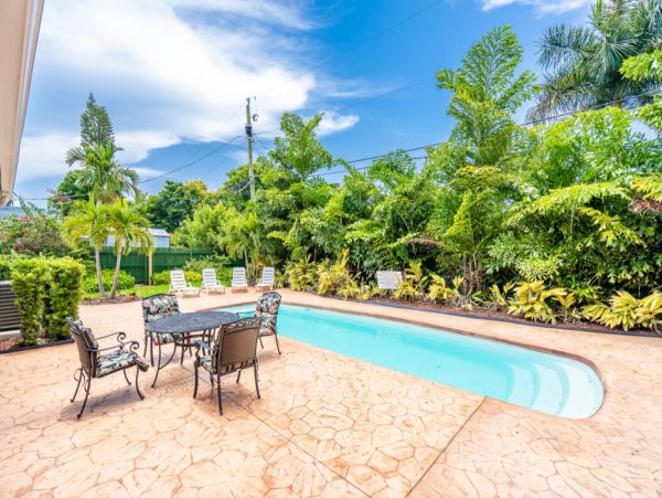 Hollywood Home 965878