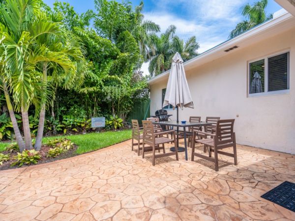 Hollywood Home 965879