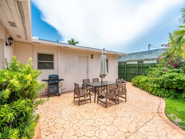 Hollywood Home 965880