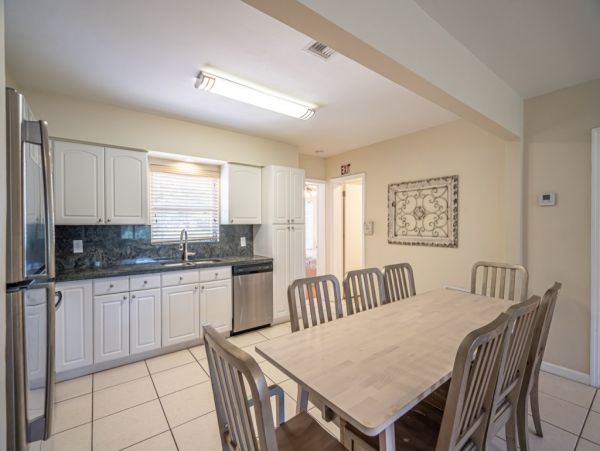 Hollywood Home 965880