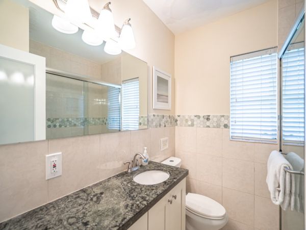 Hollywood Home 965880