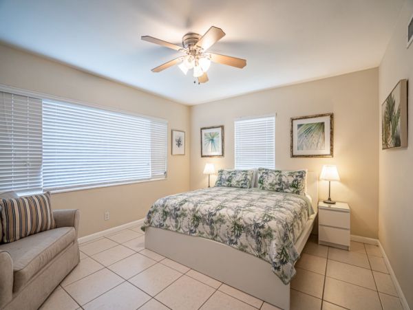 Hollywood Home 965880