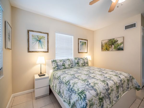 Hollywood Home 965880