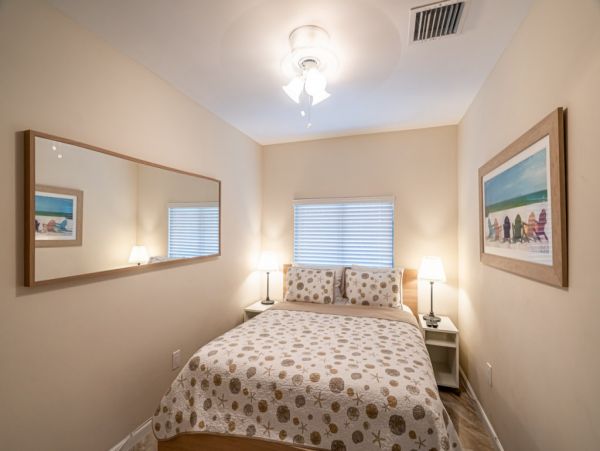 Hollywood Home 965880