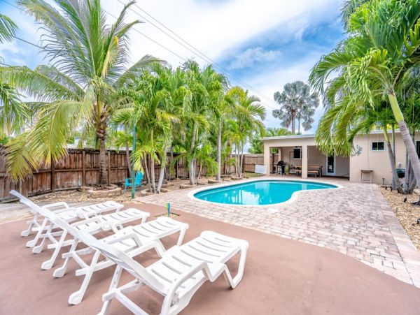 Hollywood Home 965882