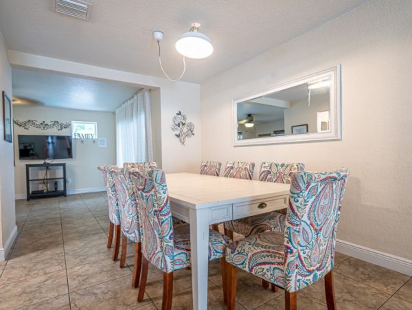 Hollywood Home 965882