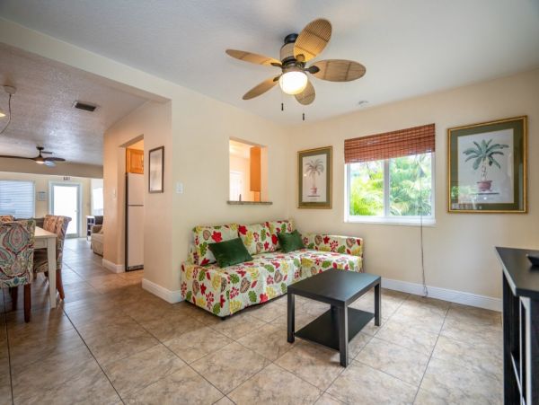 Hollywood Home 965882