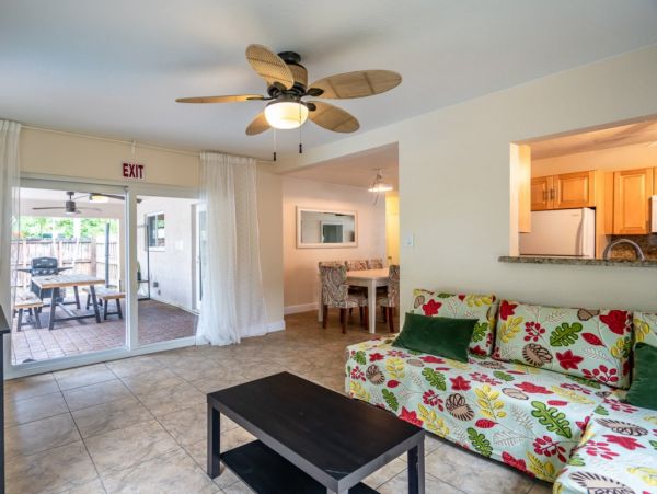 Hollywood Home 965882