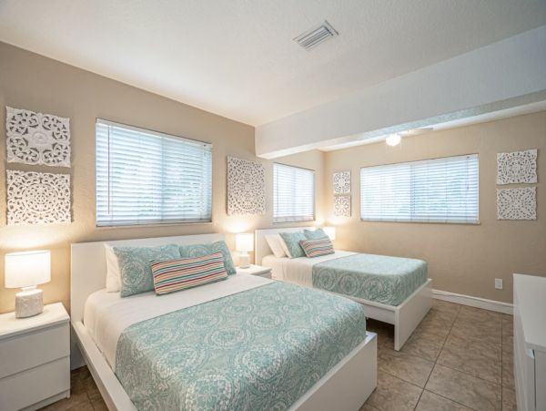 Hollywood Home 965882