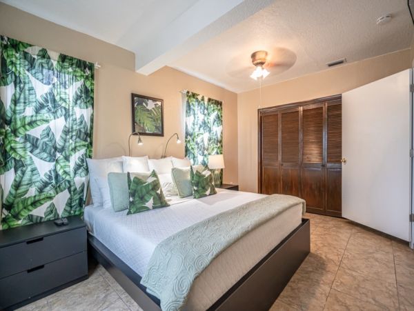 Hollywood Home 965882
